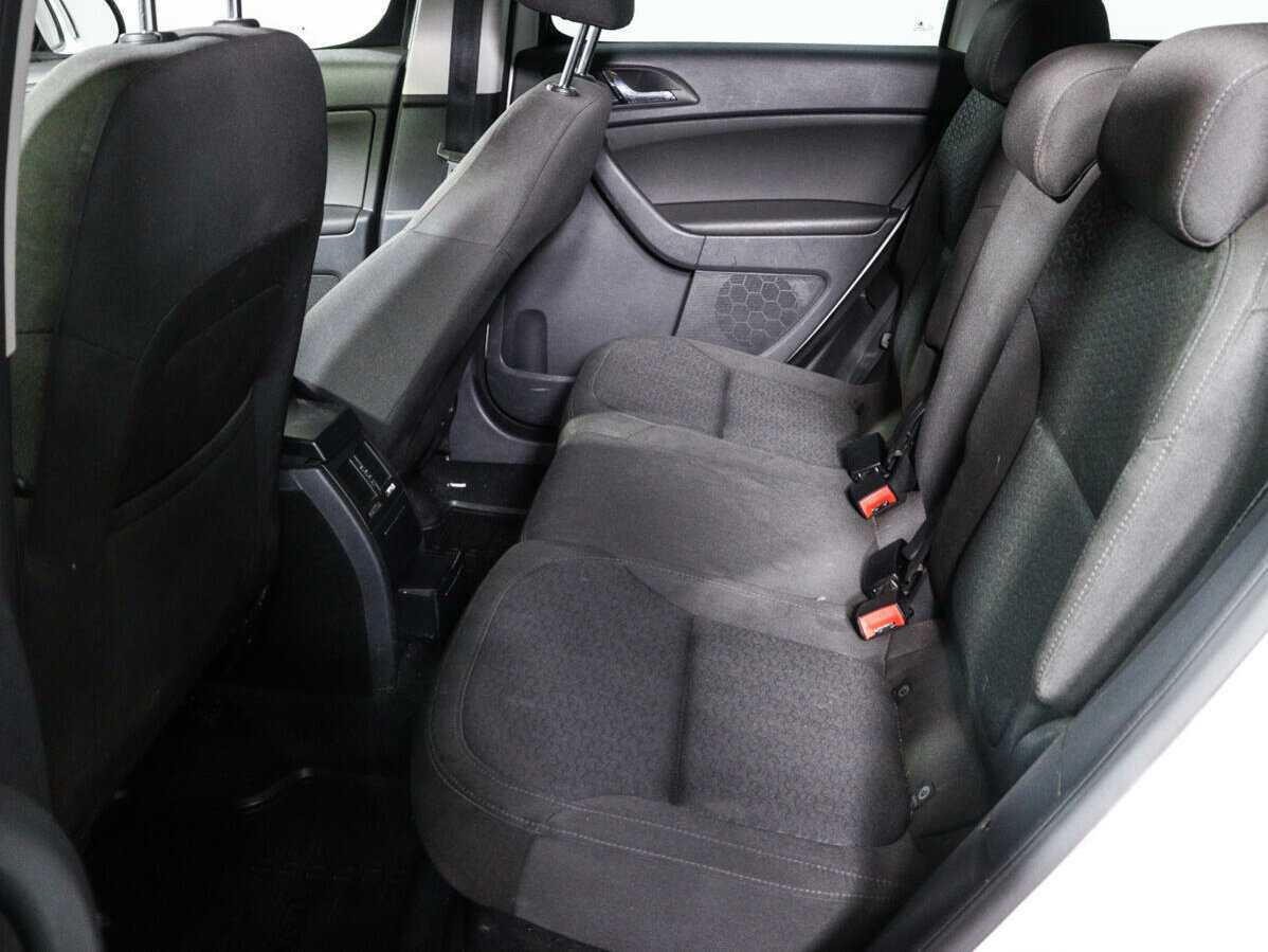 Купить Skoda Yeti с пробегом. Фото: #9