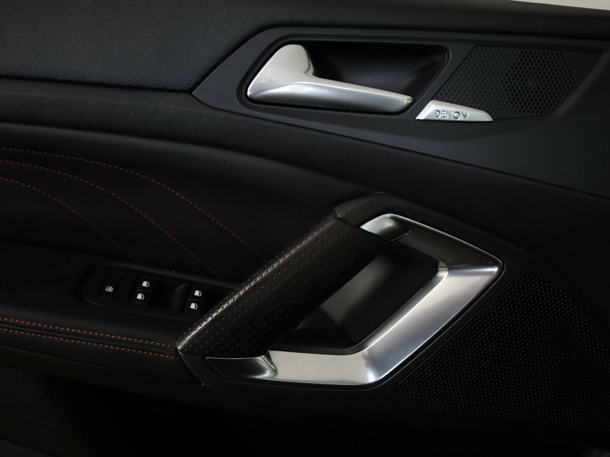 Купить Peugeot 308 с пробегом. Фото: #17