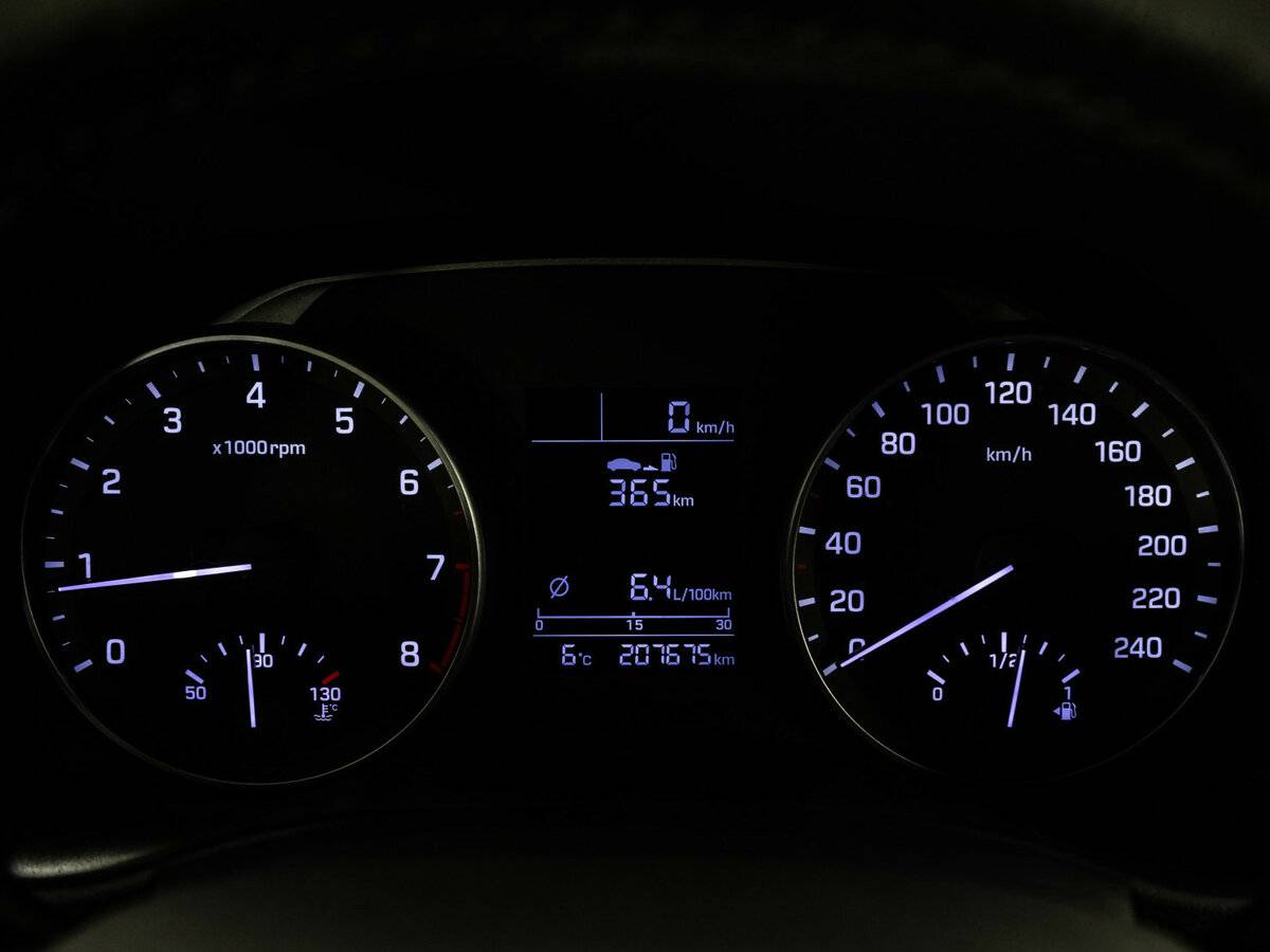 Купить Hyundai Elantra с пробегом. Фото: #14