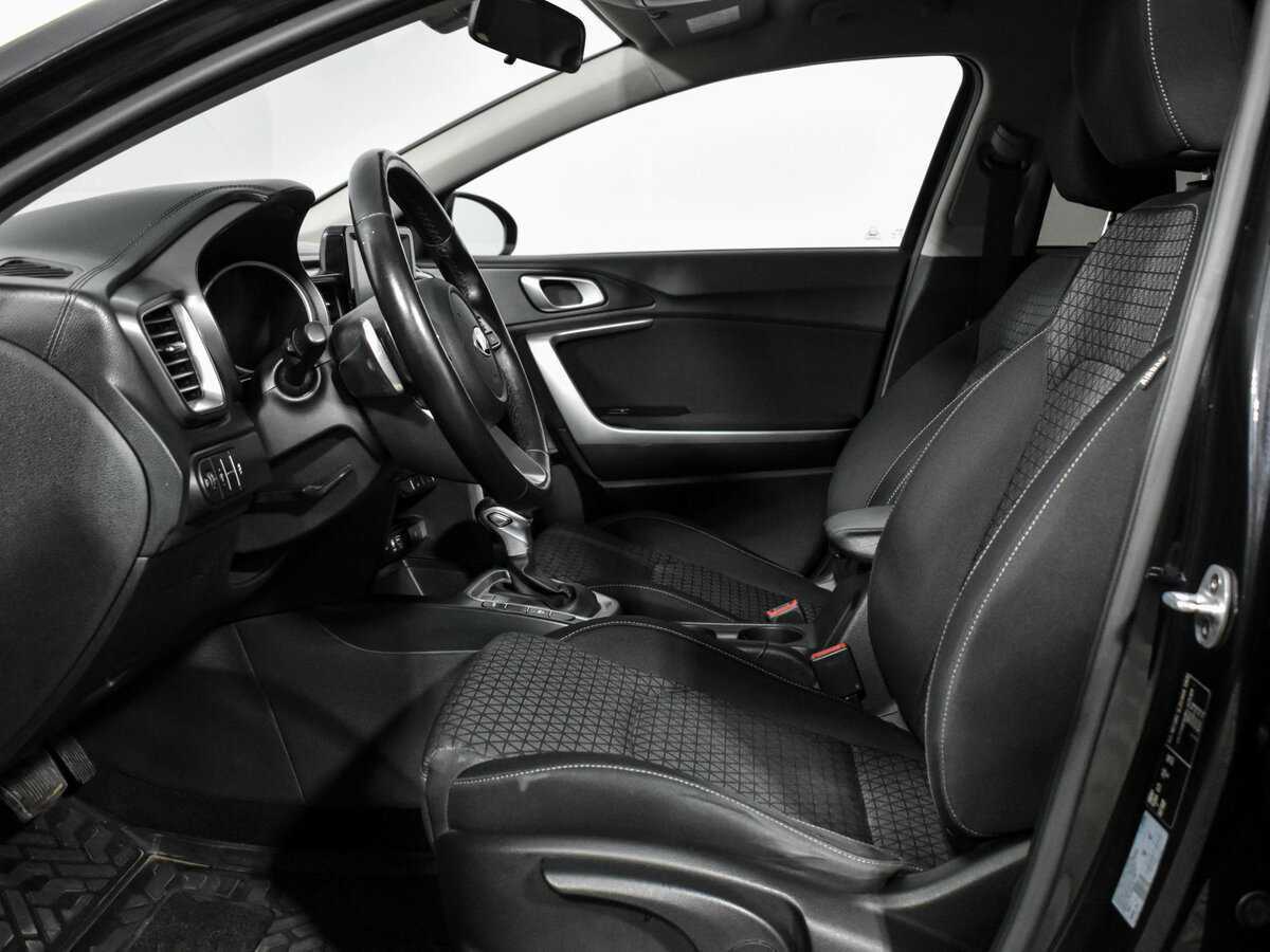 Купить Kia Ceed с пробегом. Фото: #9