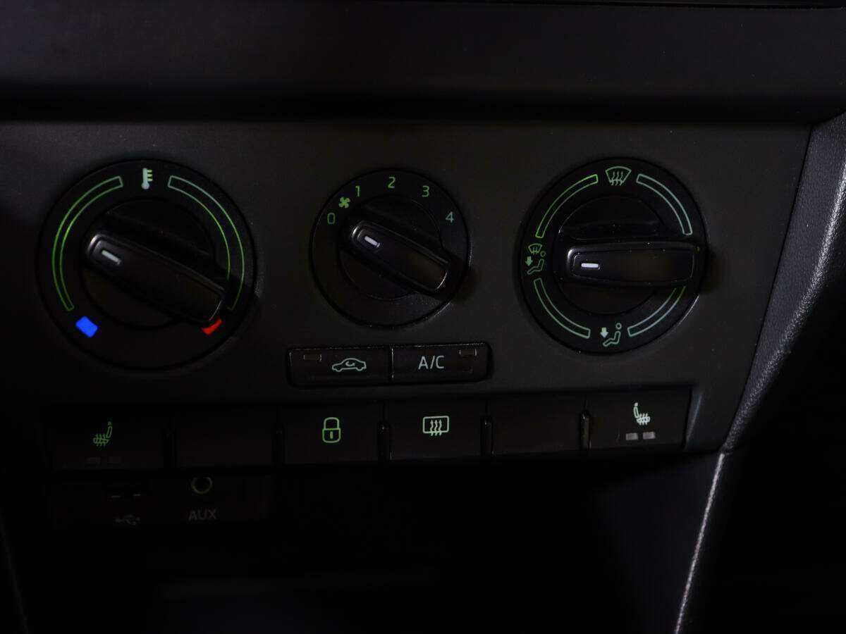 Купить Skoda Rapid с пробегом. Фото: #12