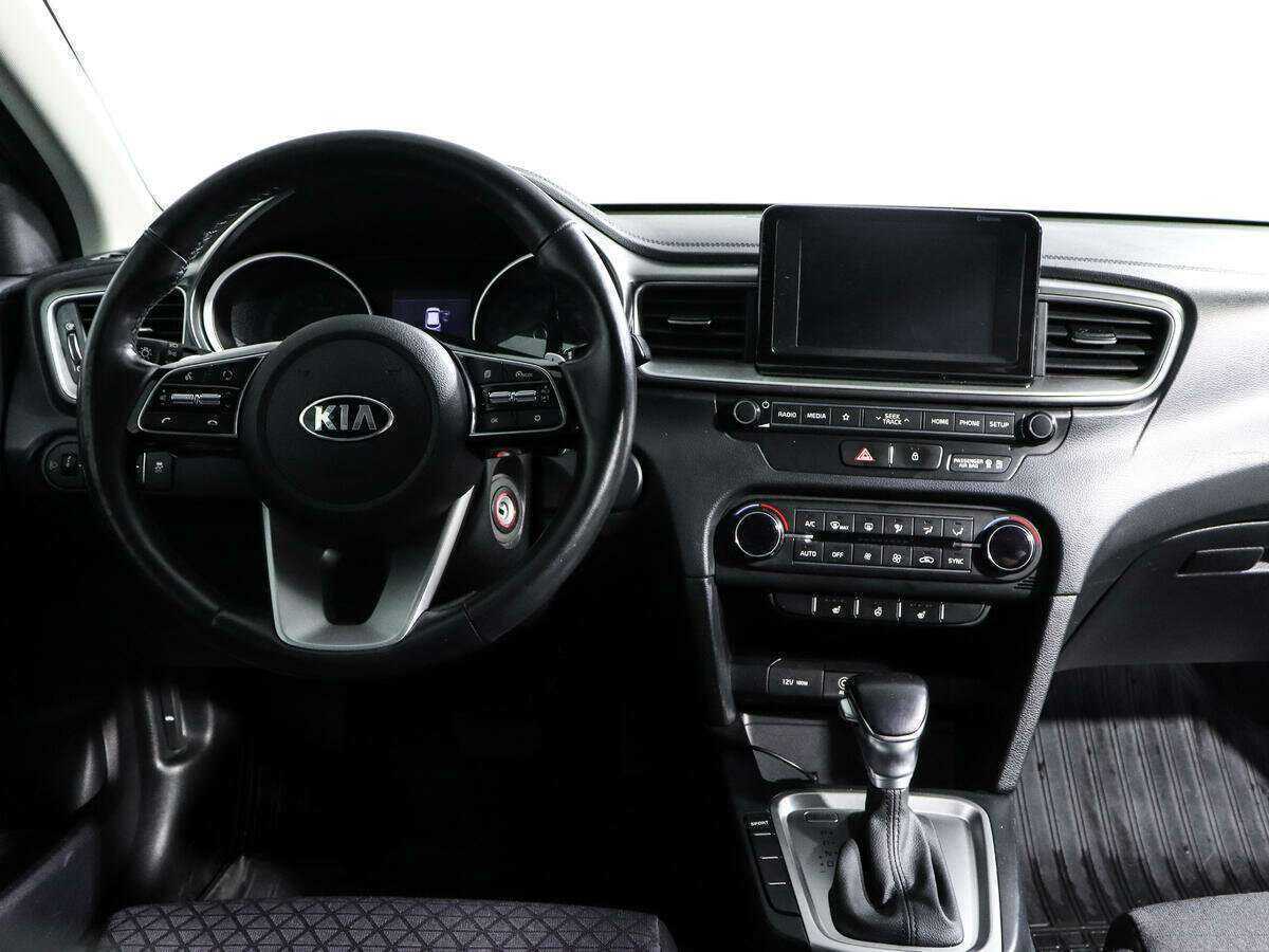 Купить Kia Ceed с пробегом. Фото: #9