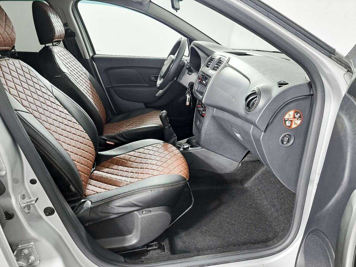 Купить Renault Sandero с пробегом. Фото: #8