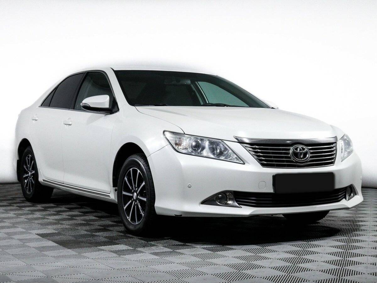 Купить Toyota Camry с пробегом. Фото: #2