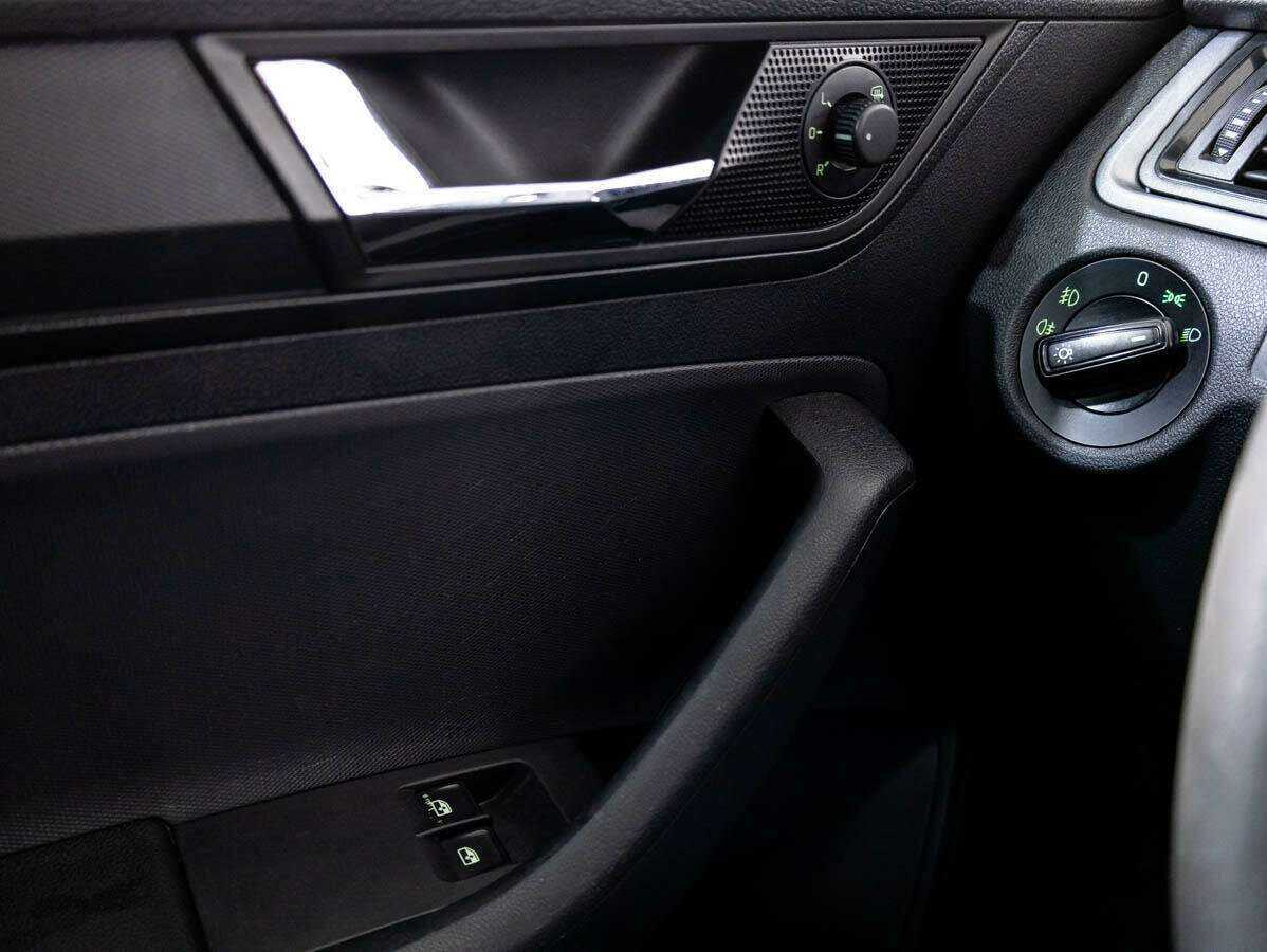Купить Skoda Rapid с пробегом. Фото: #13