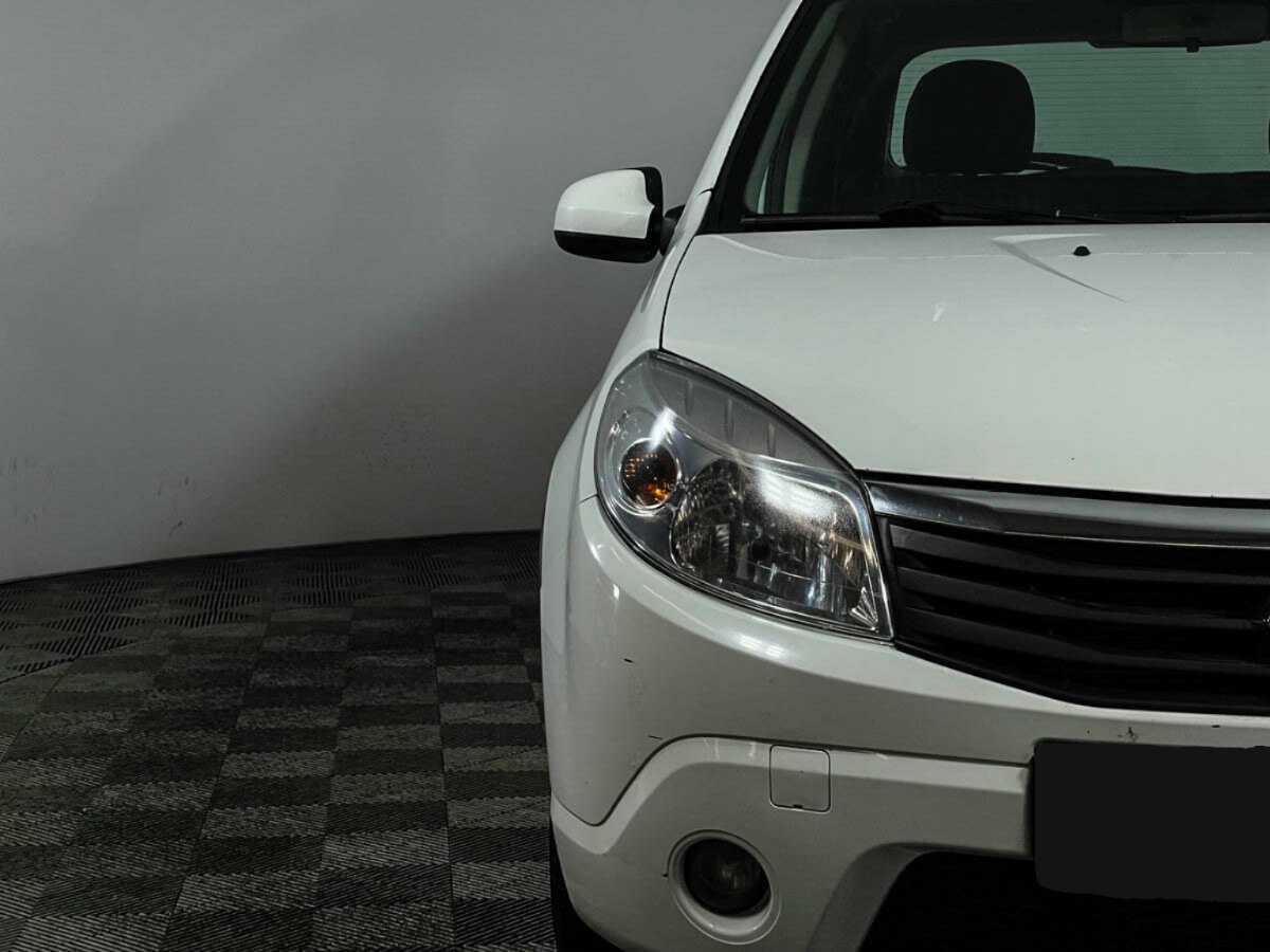 Купить Renault Sandero с пробегом. Фото: #8