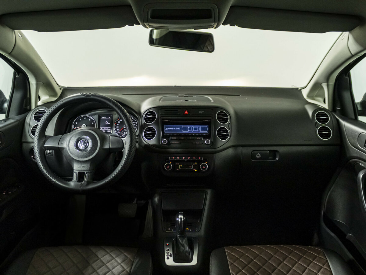 Купить Volkswagen Golf Plus с пробегом. Фото: #10