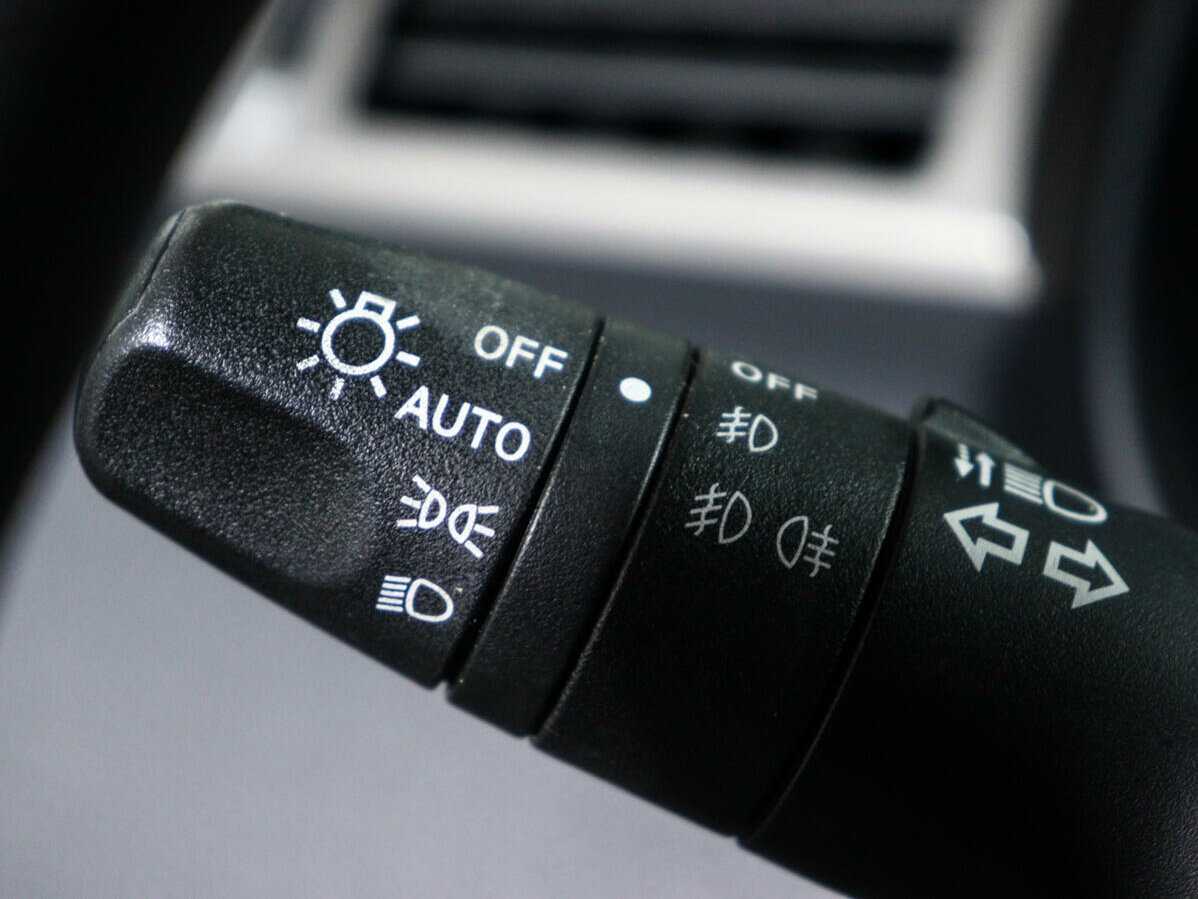 Купить Nissan Tiida с пробегом. Фото: #12