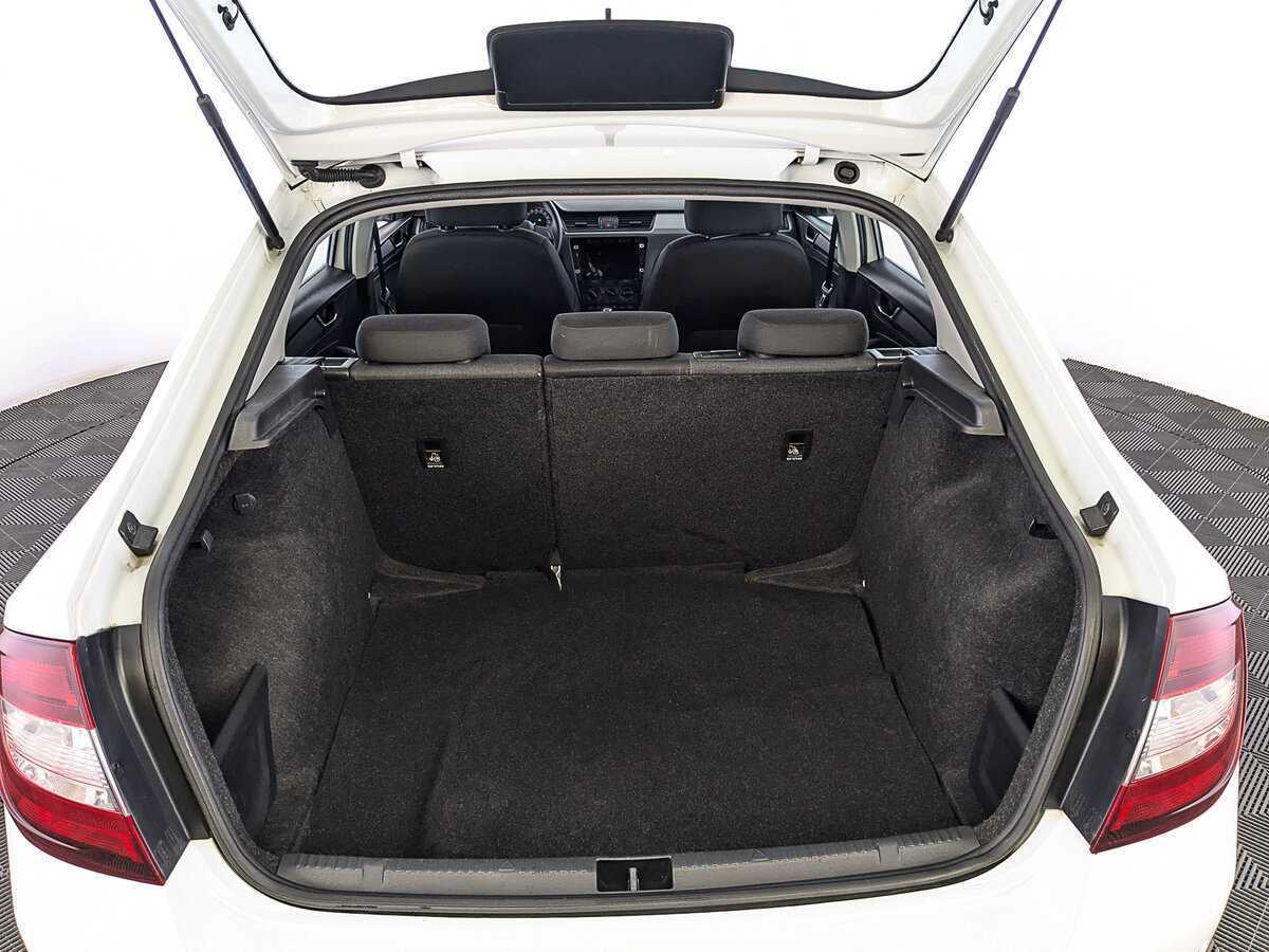 Купить Skoda Rapid с пробегом. Фото: #9