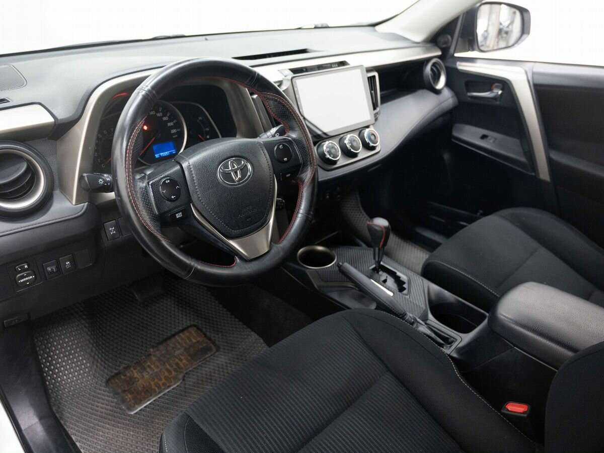 Купить Toyota RAV4 с пробегом. Фото: #9