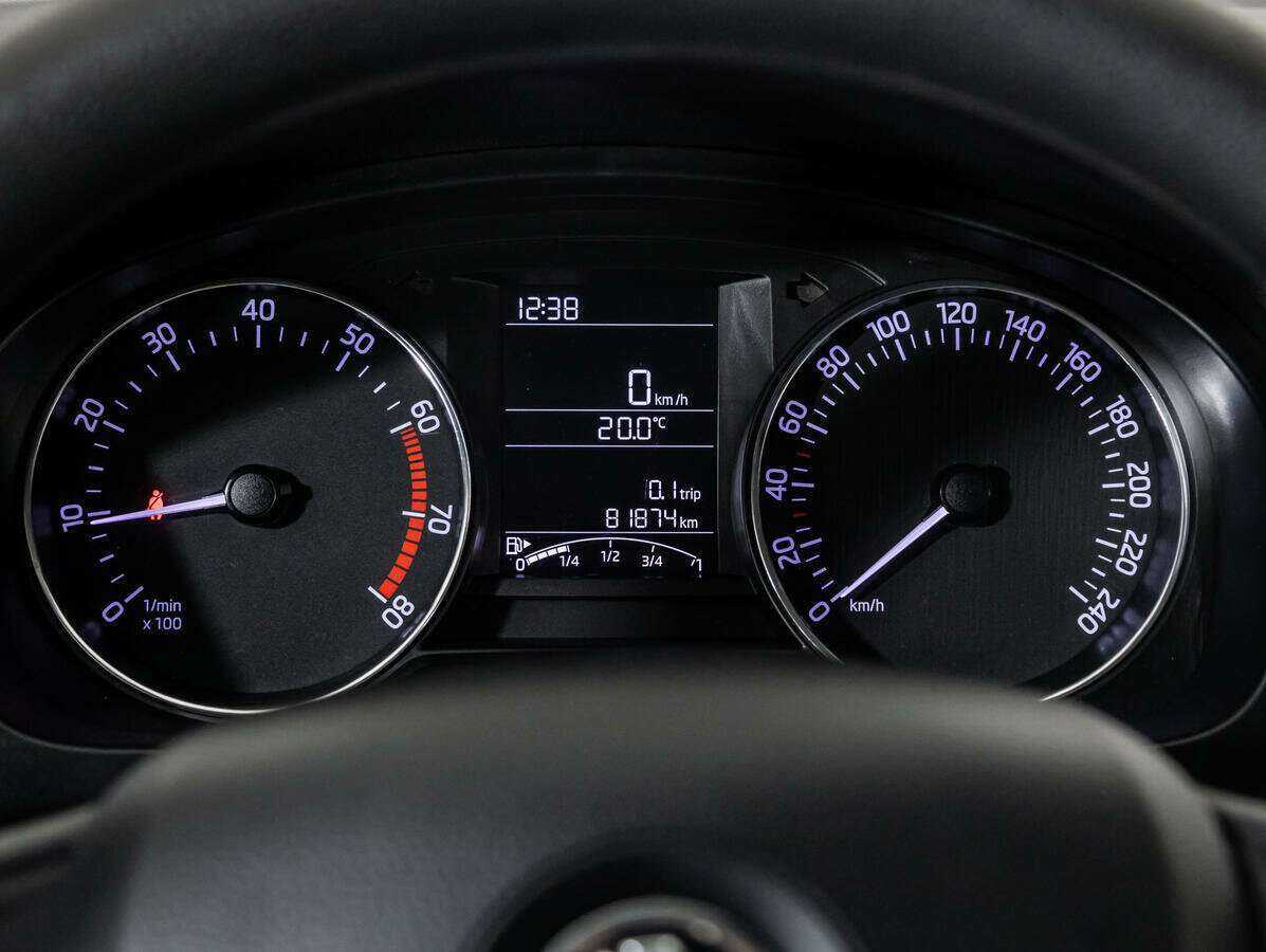 Купить Skoda Rapid с пробегом. Фото: #9