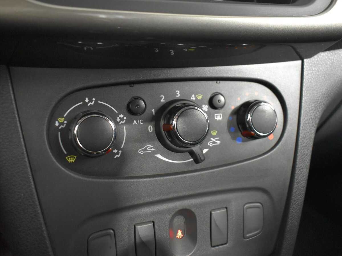 Купить Renault Logan с пробегом. Фото: #12