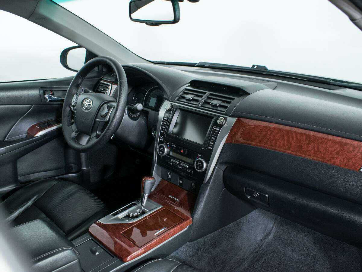 Купить Toyota Camry с пробегом. Фото: #8