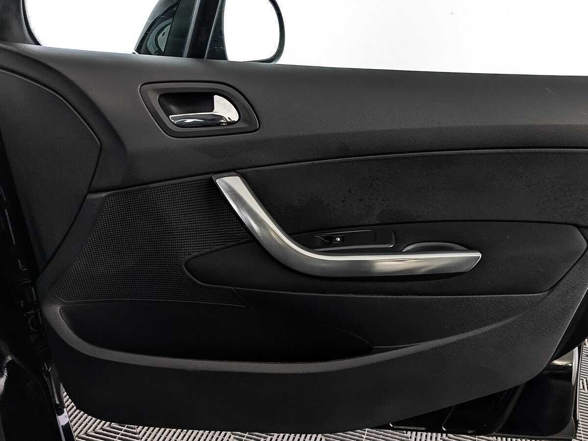 Купить Peugeot 408 с пробегом. Фото: #22