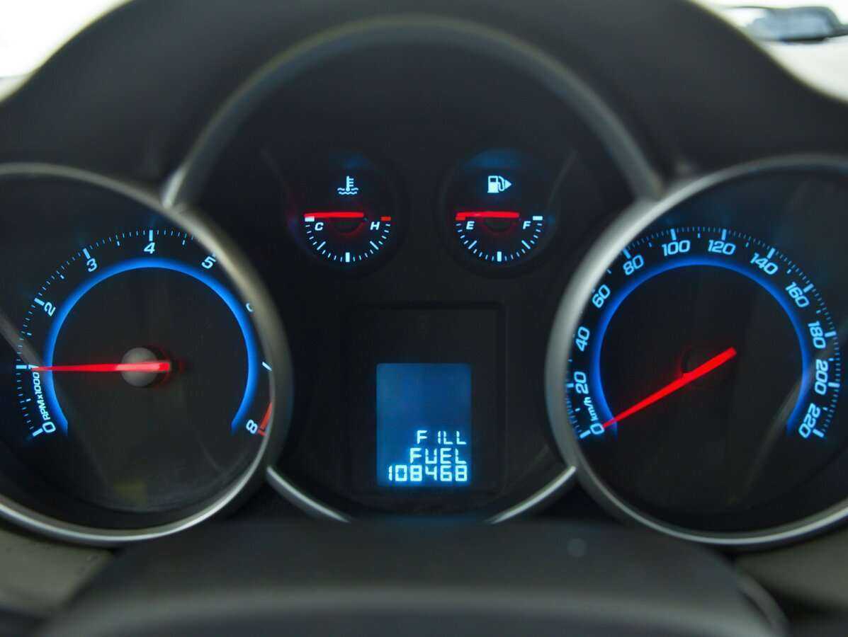 Купить Chevrolet Cruze с пробегом. Фото: #12