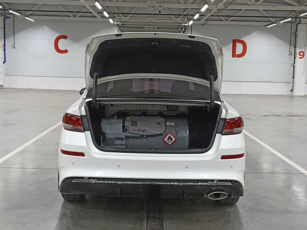 Купить Kia K5 с пробегом. Фото: #9