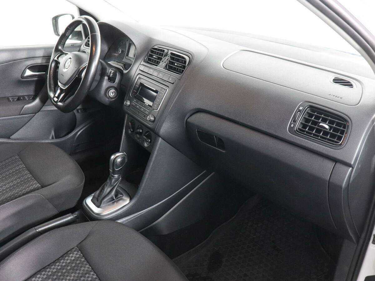 Купить Volkswagen Polo с пробегом. Фото: #9