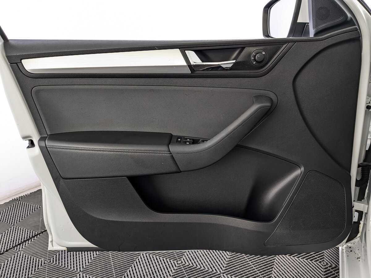Купить Skoda Rapid с пробегом. Фото: #14