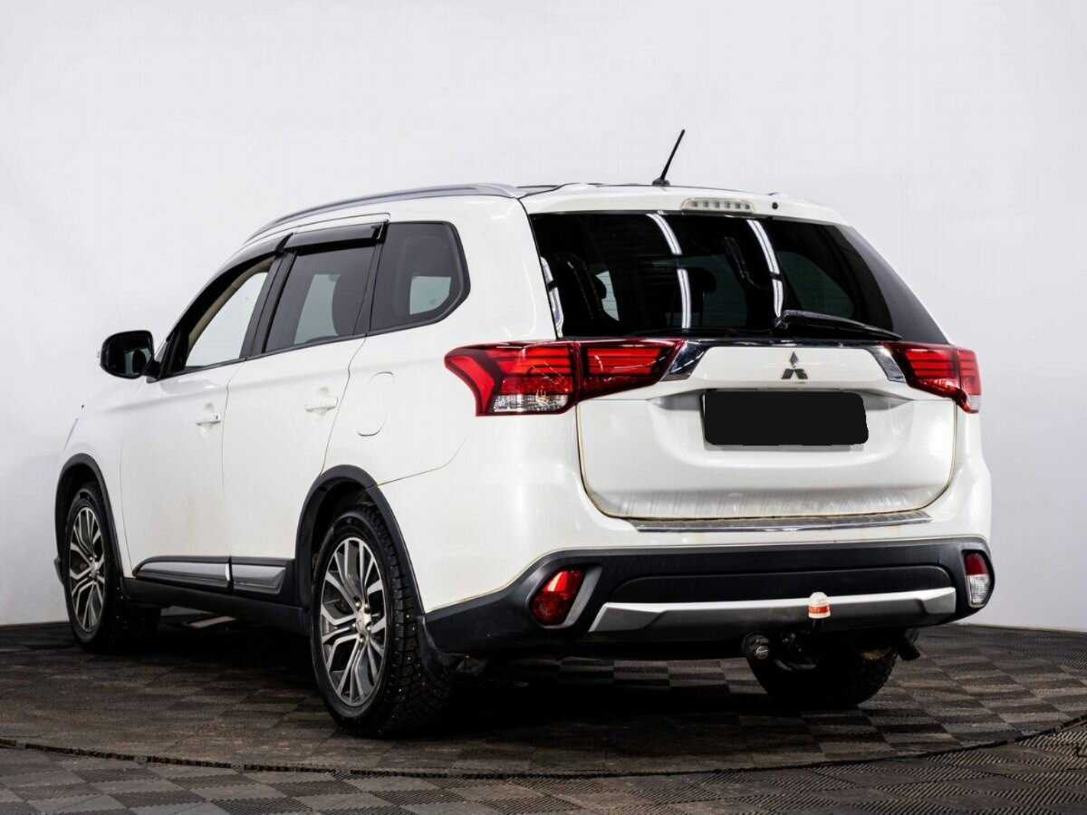 Купить Mitsubishi Outlander с пробегом. Фото: #3