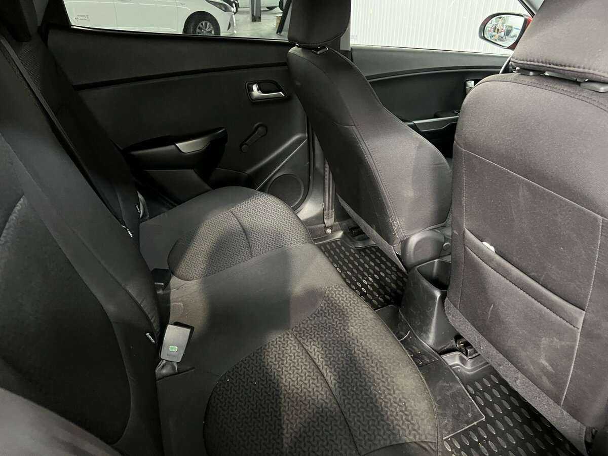Купить Kia Rio с пробегом. Фото: #17