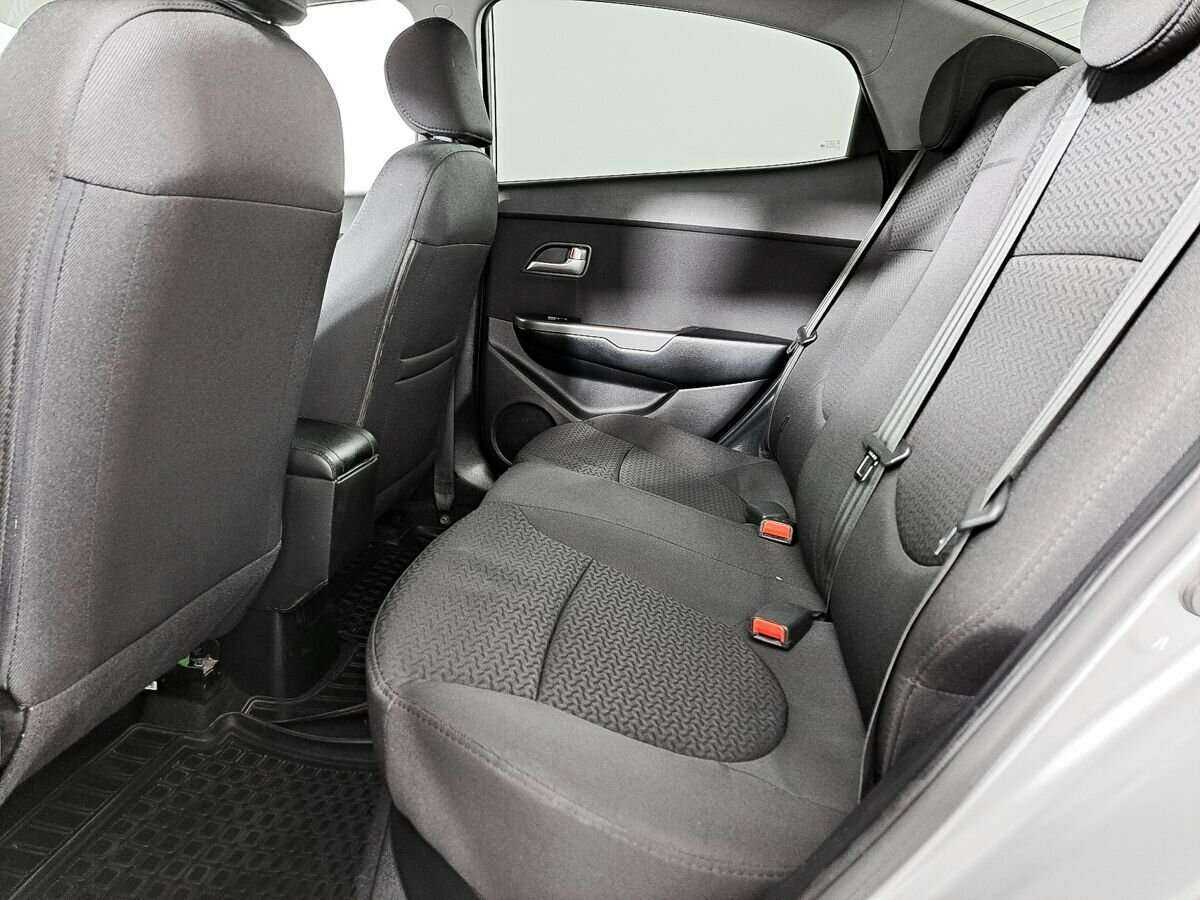 Купить Kia Rio с пробегом. Фото: #8