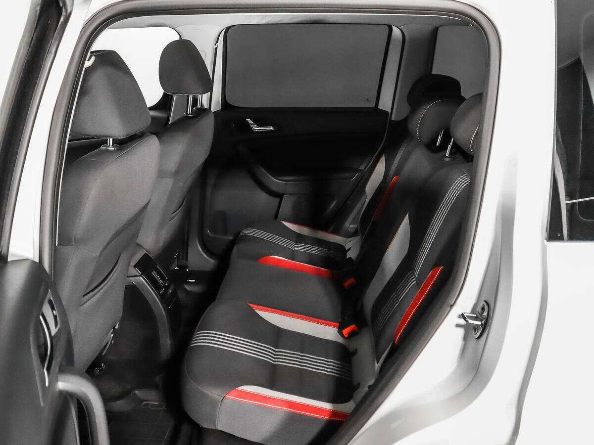 Купить Skoda Yeti с пробегом. Фото: #9