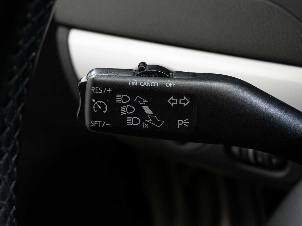 Купить Volkswagen Jetta с пробегом. Фото: #10