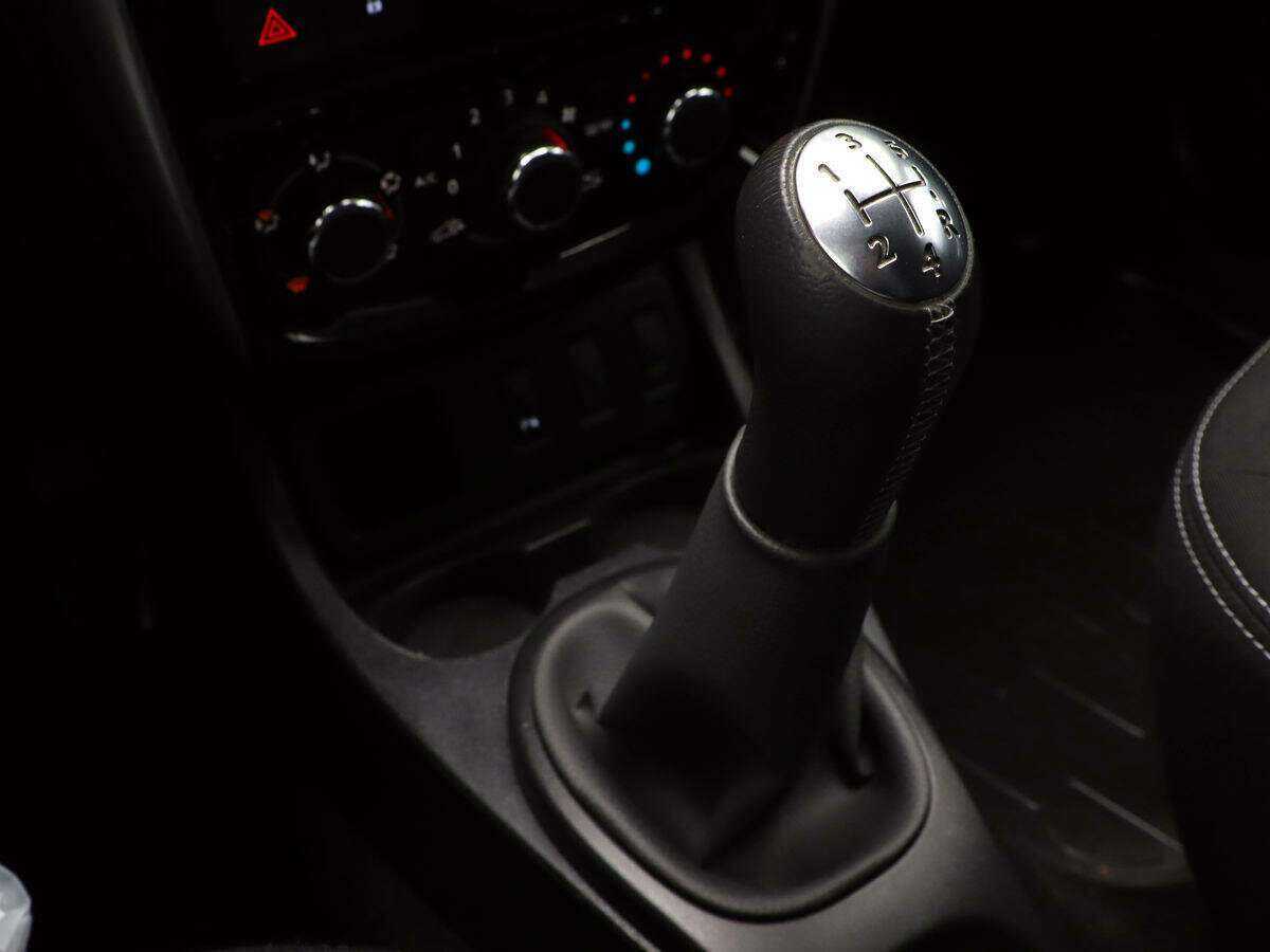 Купить Nissan Terrano с пробегом. Фото: #14