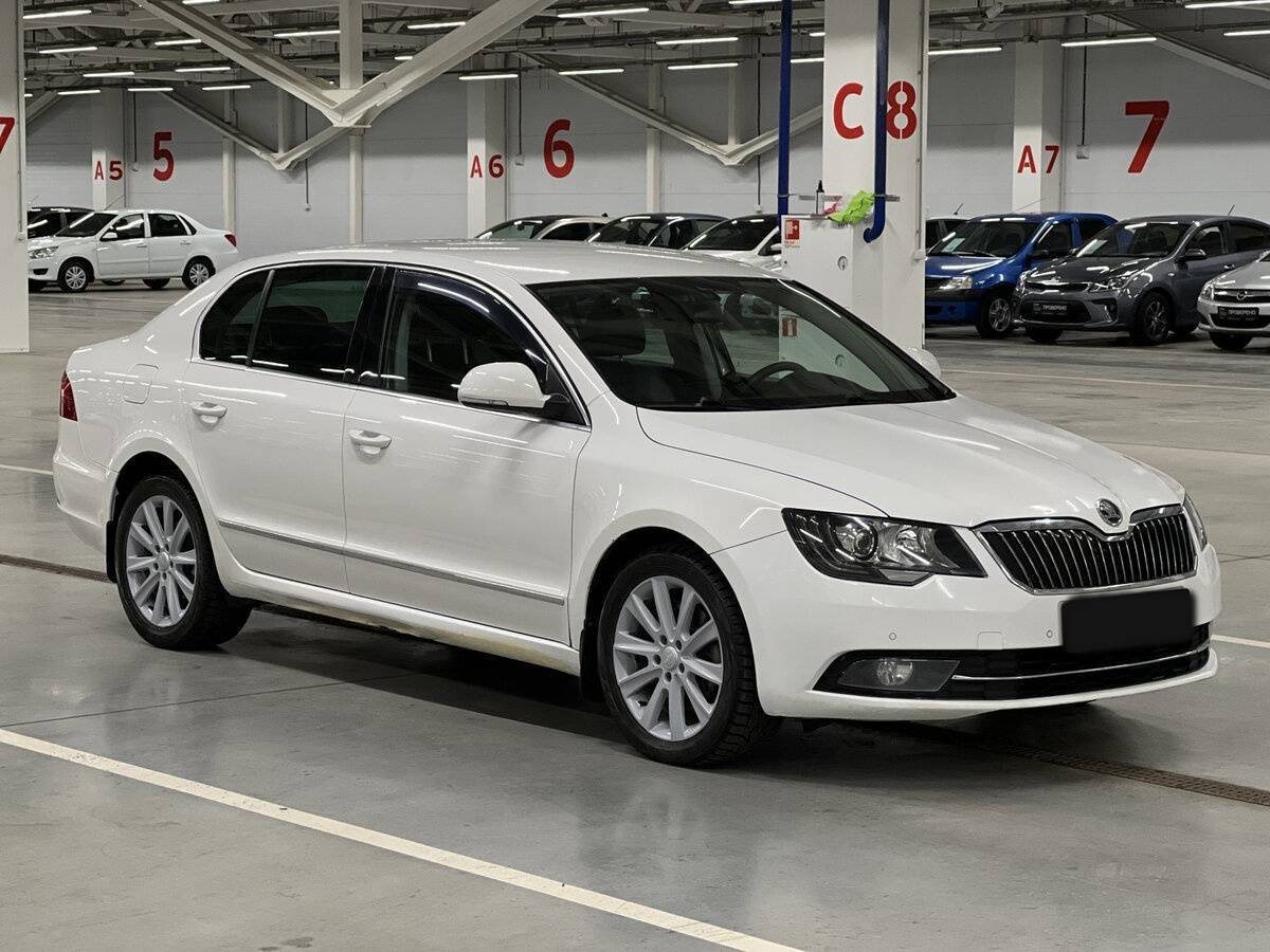 Купить Skoda Superb с пробегом. Фото: #2