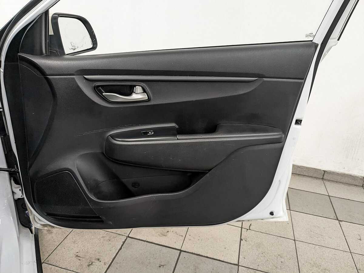 Купить Kia Rio с пробегом. Фото: #21