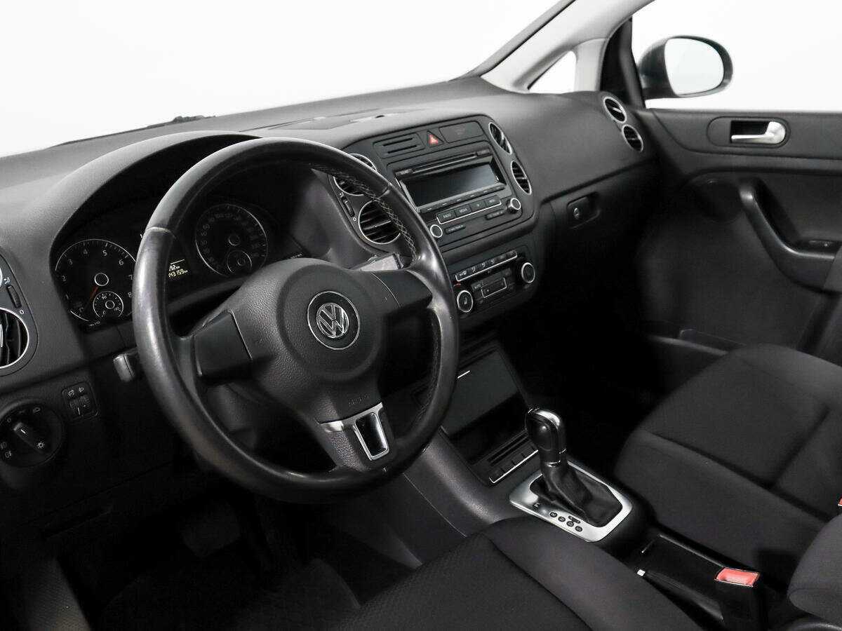 Купить Volkswagen Golf Plus с пробегом. Фото: #8