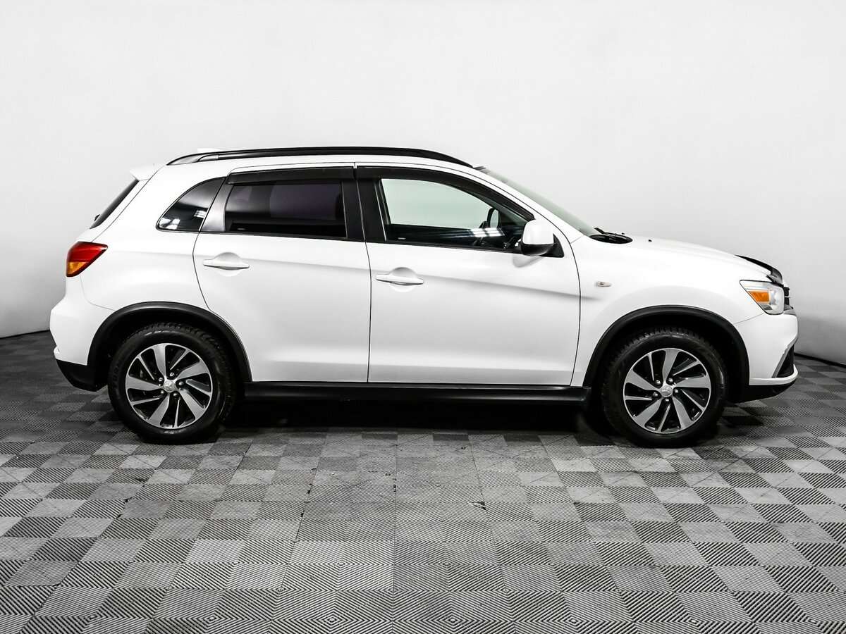 Купить Mitsubishi ASX с пробегом. Фото: #3