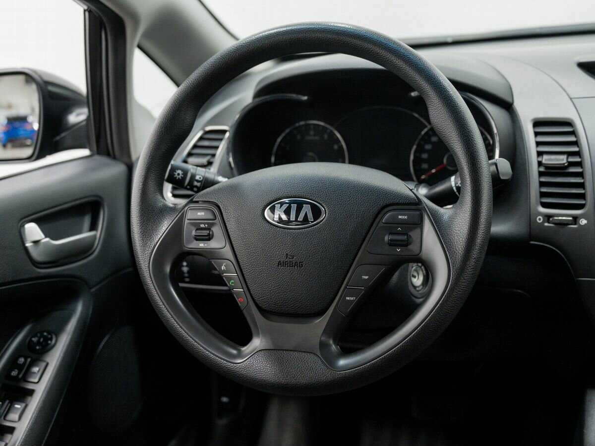 Купить Kia Cerato с пробегом. Фото: #10