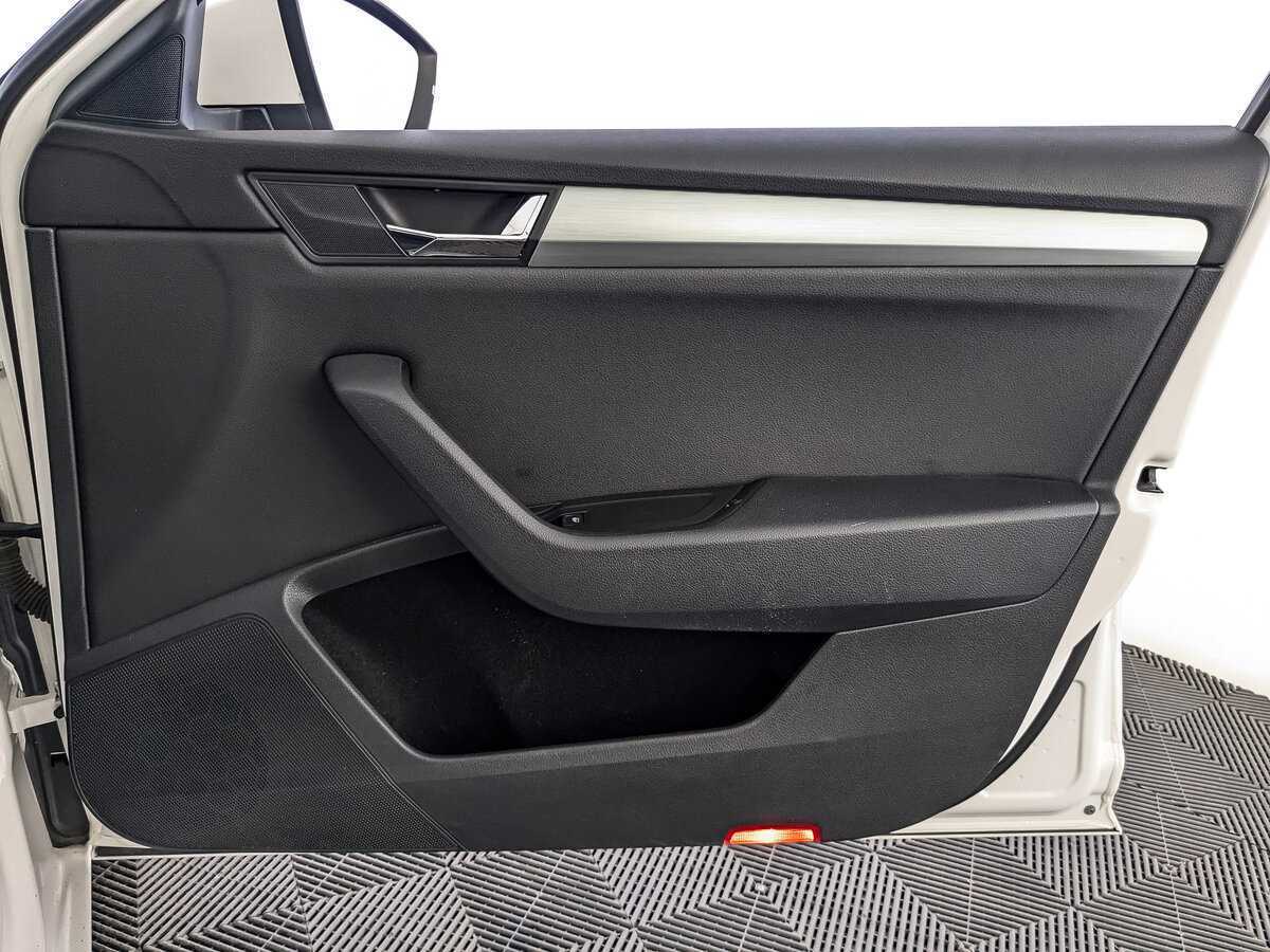 Купить Skoda Superb с пробегом. Фото: #19