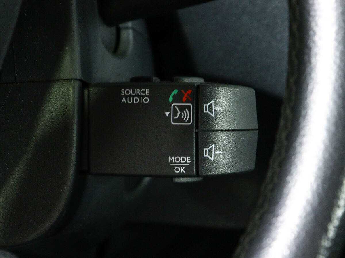 Купить Nissan Terrano с пробегом. Фото: #17