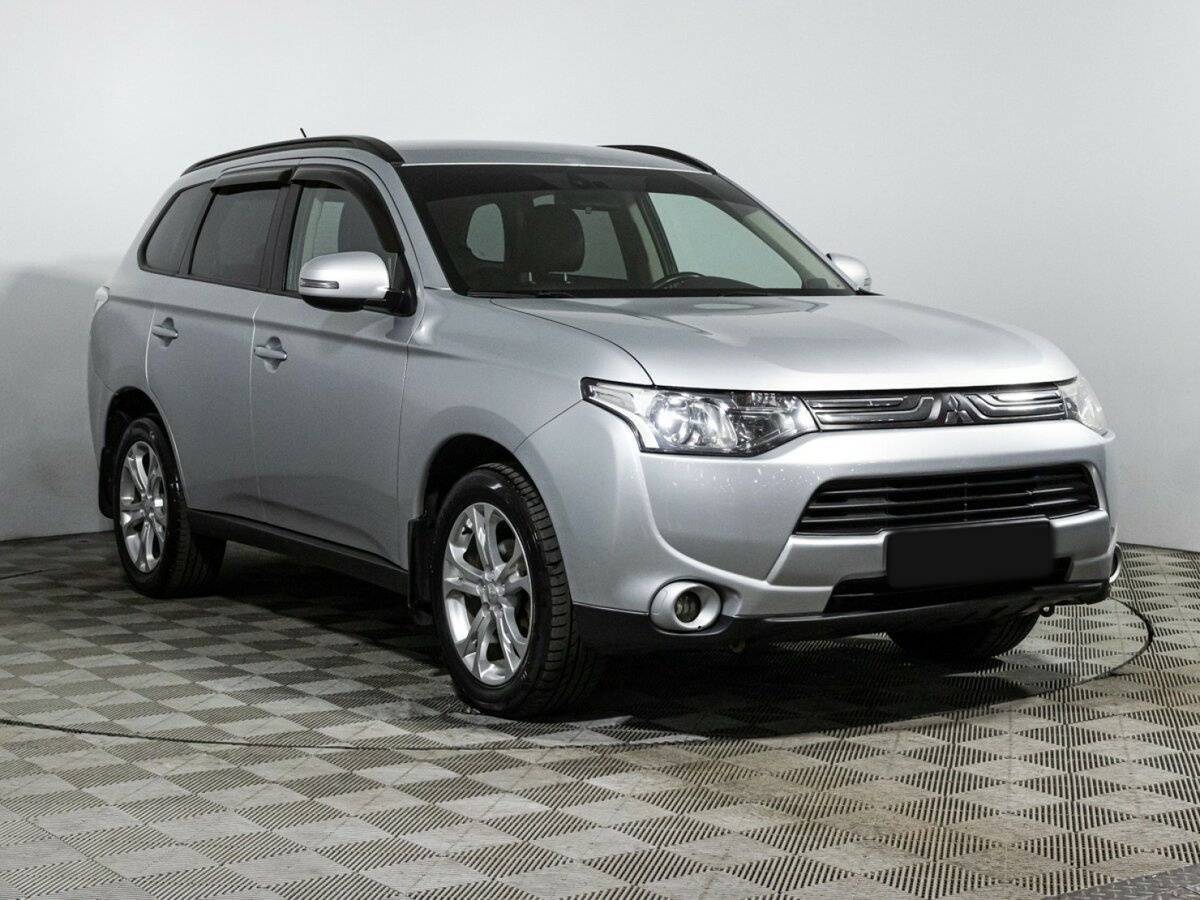 Купить Mitsubishi Outlander с пробегом. Фото: #2
