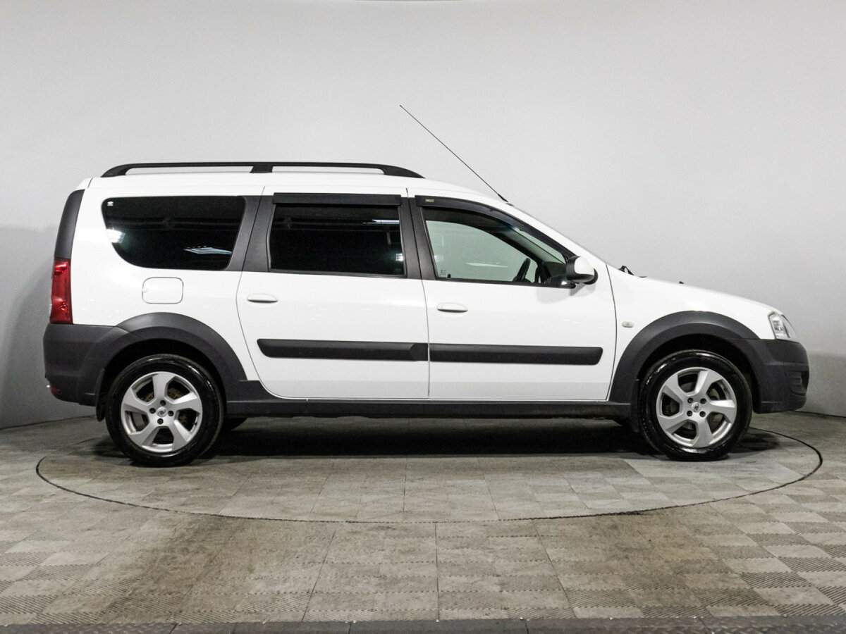 Купить Lada (ВАЗ) Largus с пробегом. Фото: #3