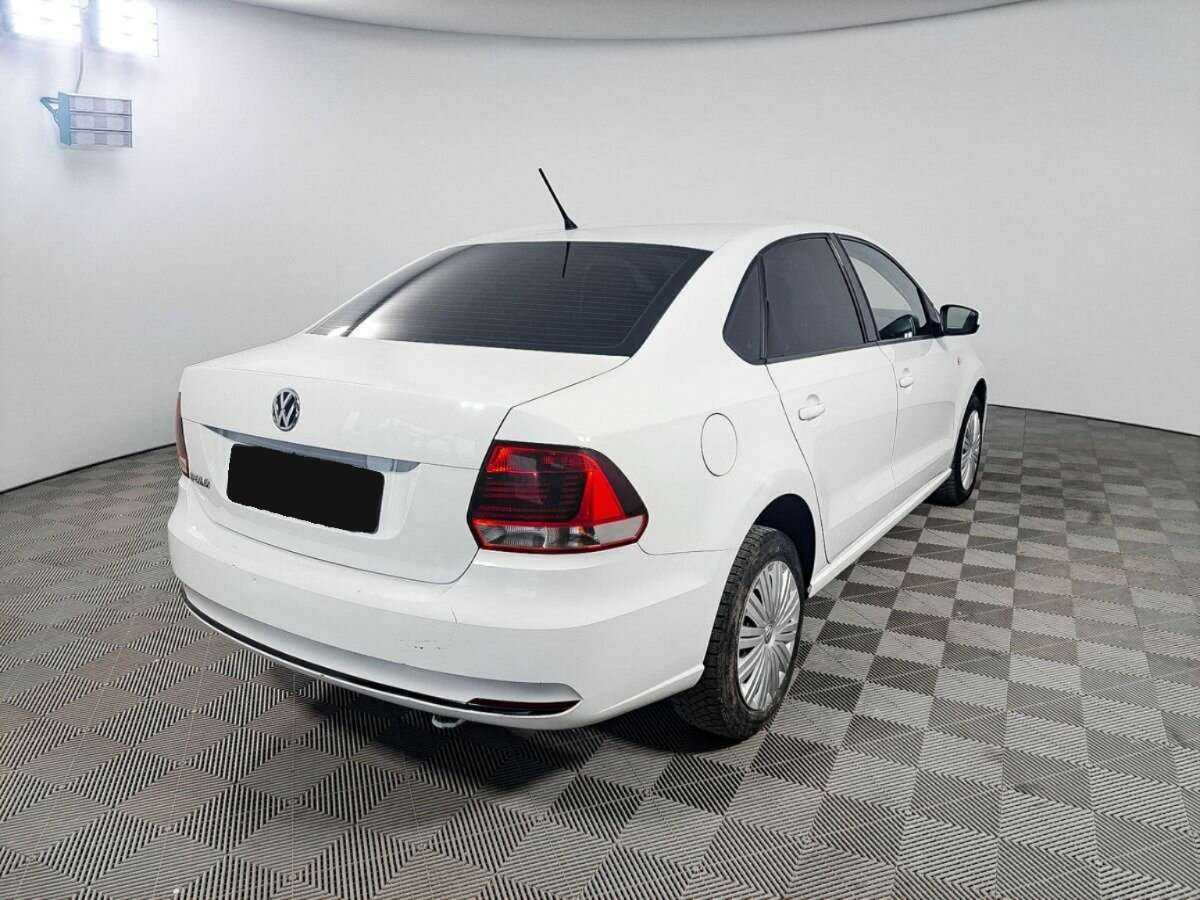Купить Volkswagen Polo с пробегом. Фото: #4