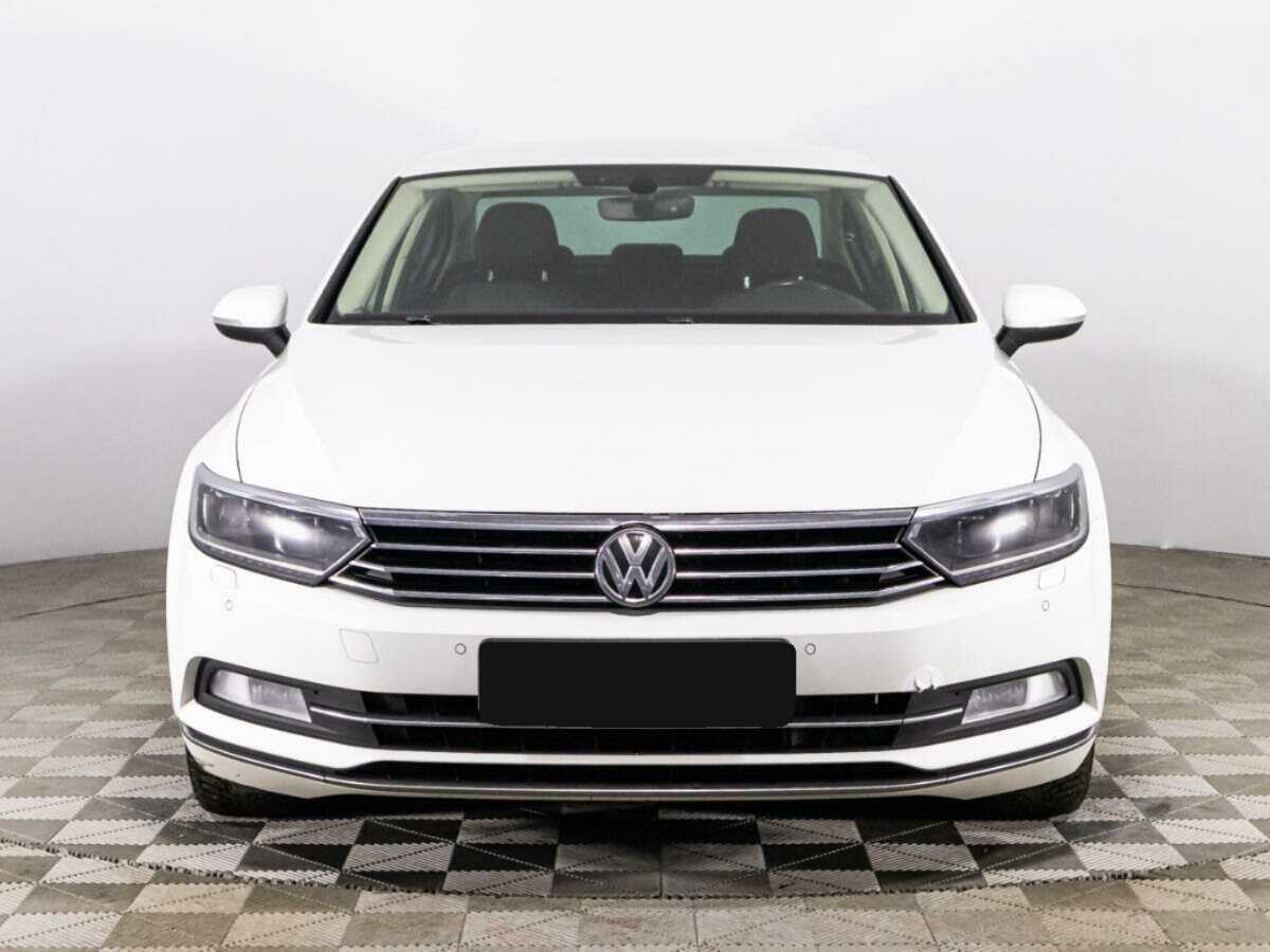 Купить Volkswagen Passat с пробегом. Фото: #1