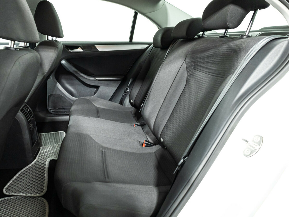 Купить Volkswagen Jetta с пробегом. Фото: #7