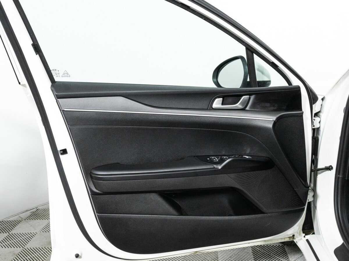 Купить Kia K5 с пробегом. Фото: #22