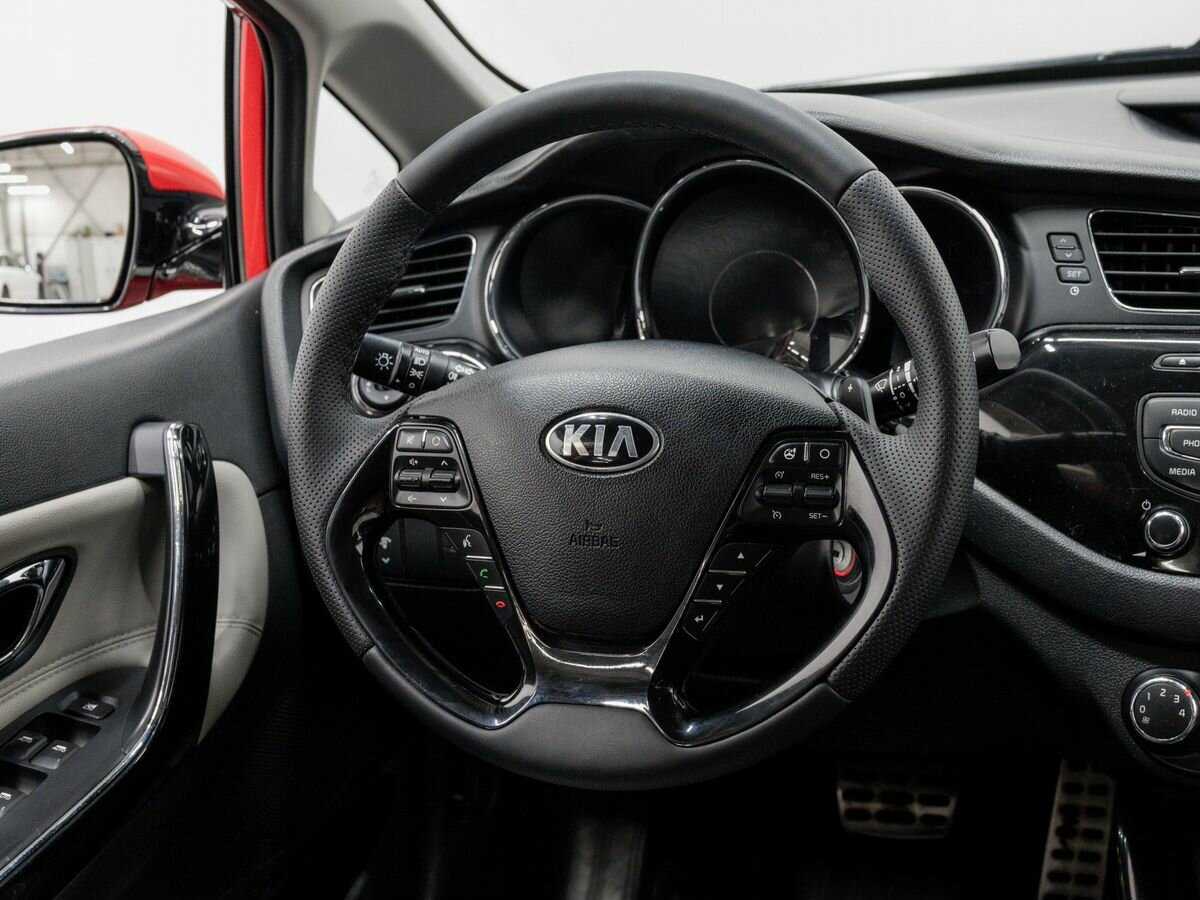 Купить Kia Ceed с пробегом. Фото: #11
