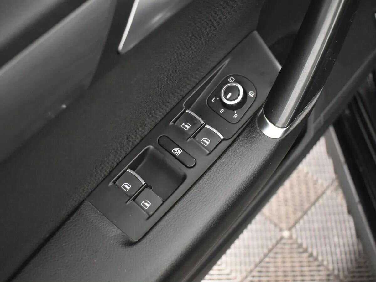 Купить Volkswagen Passat с пробегом. Фото: #10