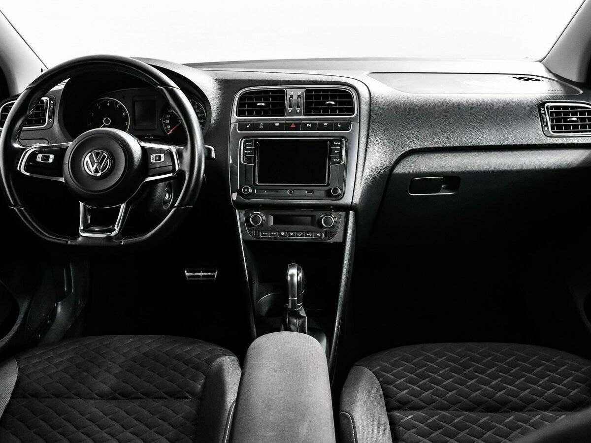 Купить Volkswagen Polo с пробегом. Фото: #10