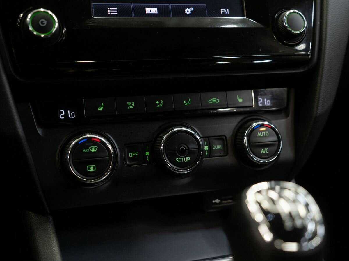 Купить Skoda Octavia с пробегом. Фото: #11
