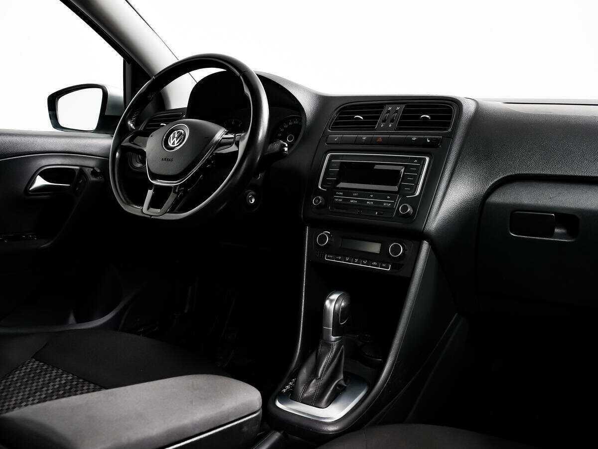 Купить Volkswagen Polo с пробегом. Фото: #8