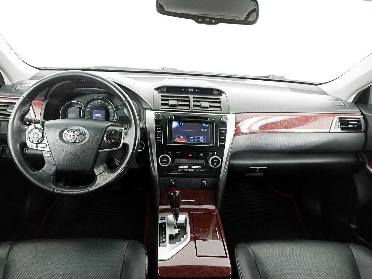 Купить Toyota Camry с пробегом. Фото: #9
