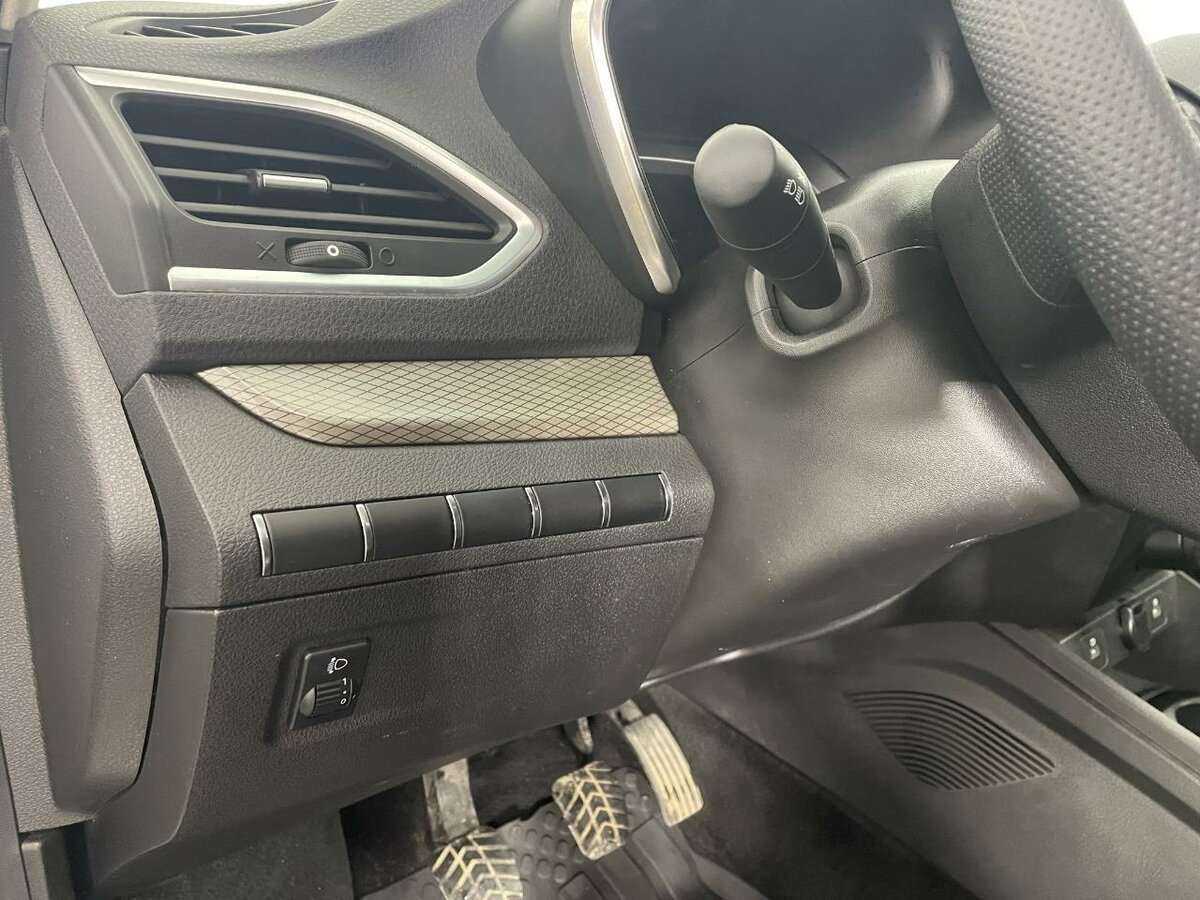 Купить Lada (ВАЗ) Vesta с пробегом. Фото: #8