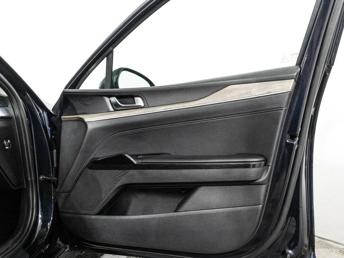 Купить Kia K5 с пробегом. Фото: #28