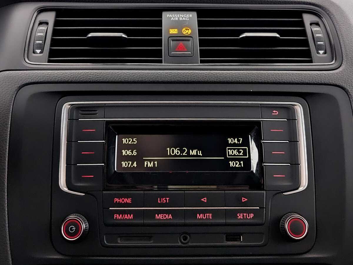 Купить Volkswagen Jetta с пробегом. Фото: #14